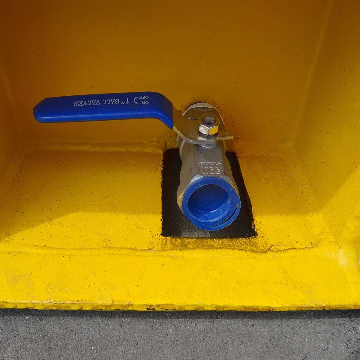 8&rsquo; Containment Cube - CONTAINERS DIRECT PTY LTD